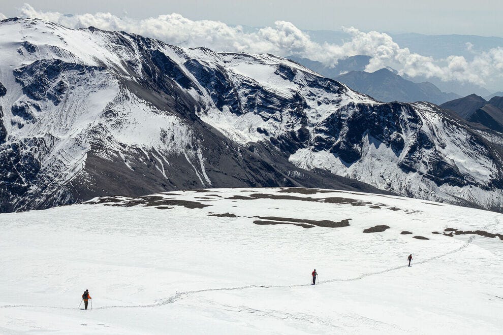 Bazarduzu---highest-peak-of-Azerbaijan--by-Mursal-Gasimov-and-Azerbaijan-Tourism-Board-_54_990x660