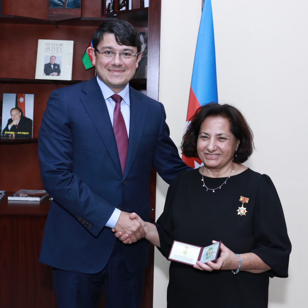 tomris azeri-3
