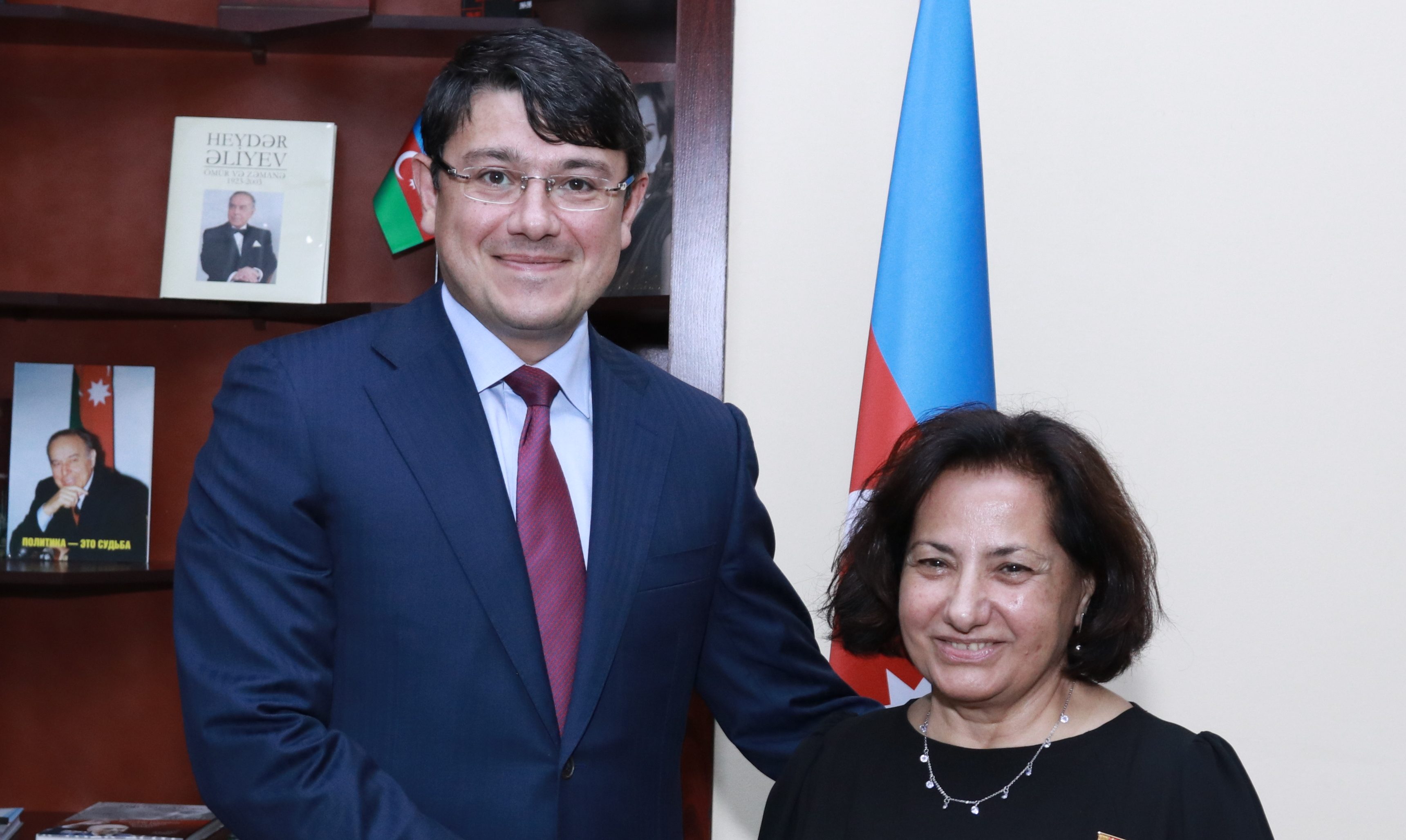 Tomris azeri