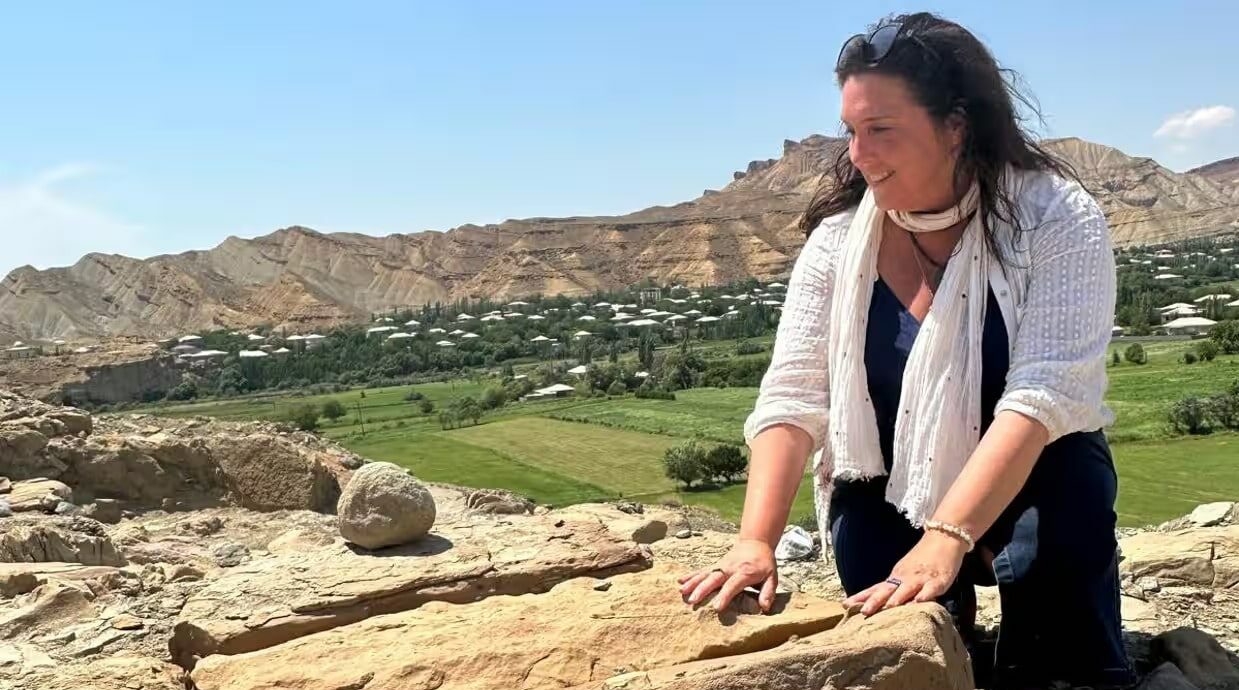 Bettany Hughes Min