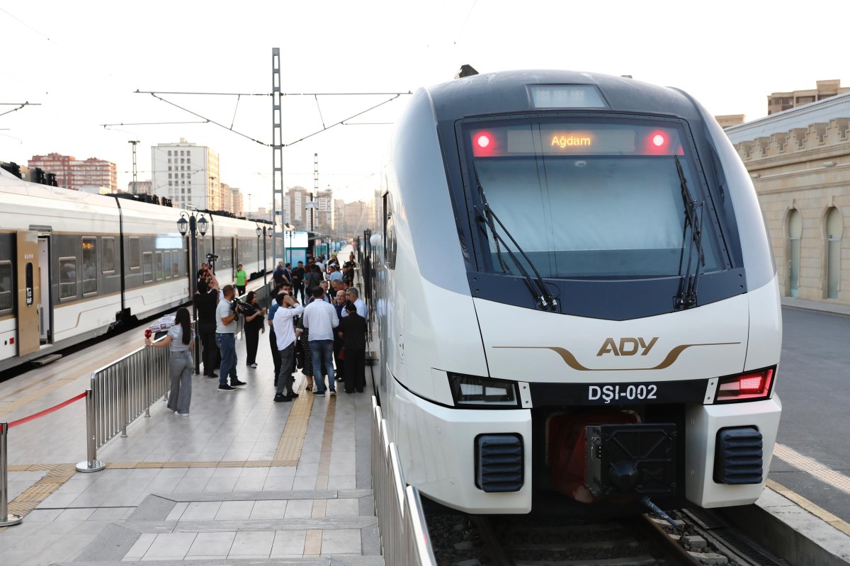 Aghdam train 2 x